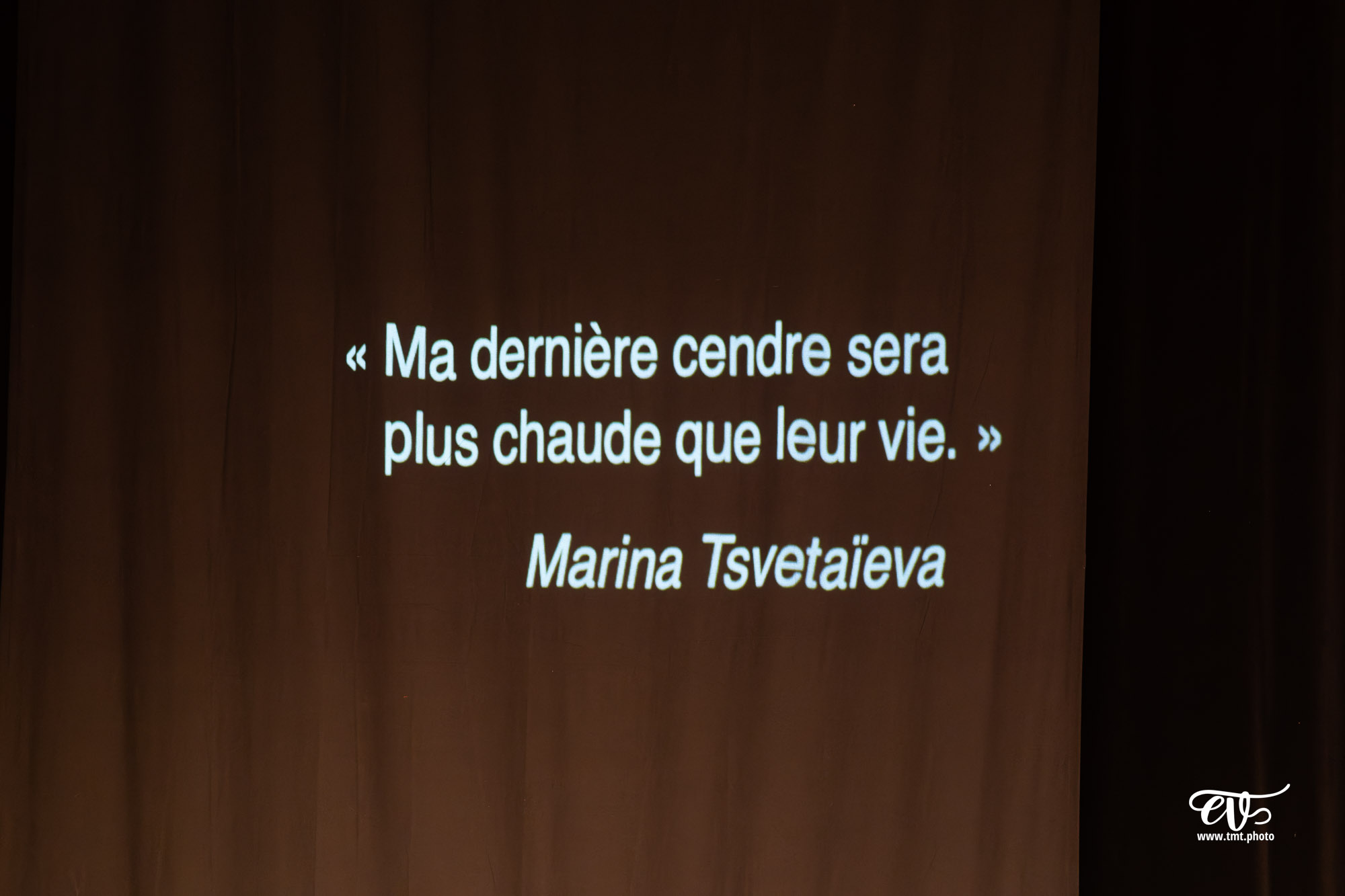 FEMME NON RÉ-ÉDUCABLE (CHOUETTE COMPAGNIE)